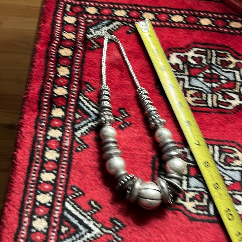Necklace with extender